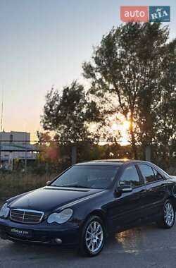 Седан Mercedes-Benz C-Class 2002 в Києві