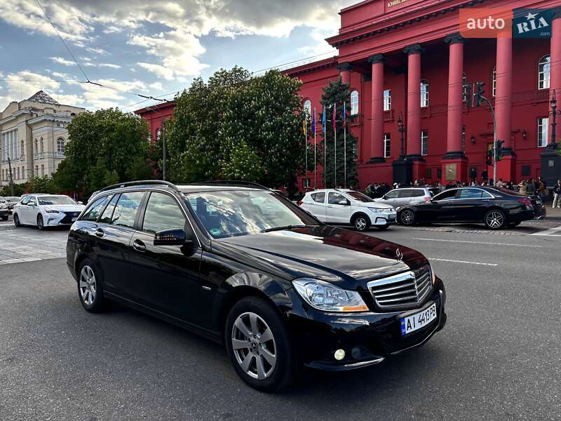 Універсал Mercedes-Benz C-Class 2012 в Фастові