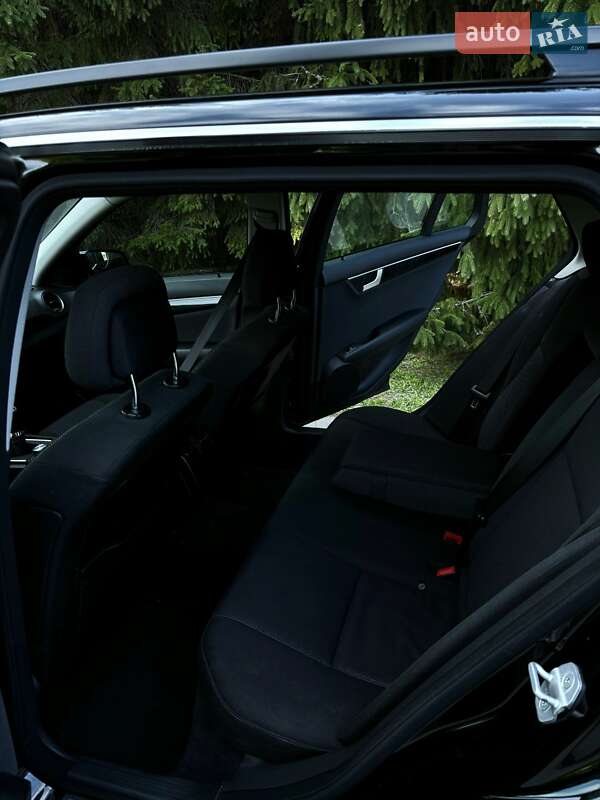 Універсал Mercedes-Benz C-Class 2012 в Фастові