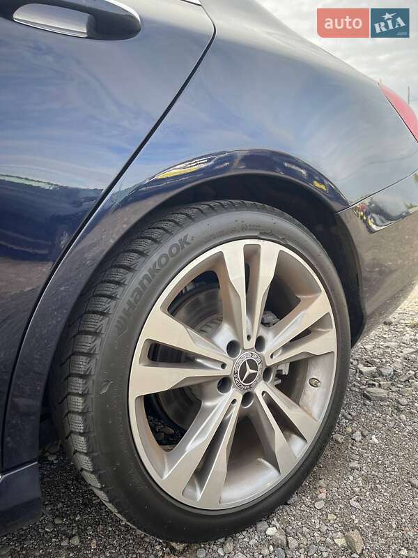 Седан Mercedes-Benz C-Class 2018 в Ужгороде