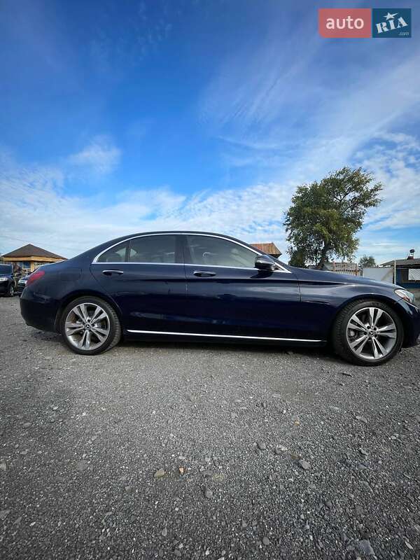 Седан Mercedes-Benz C-Class 2018 в Ужгороде