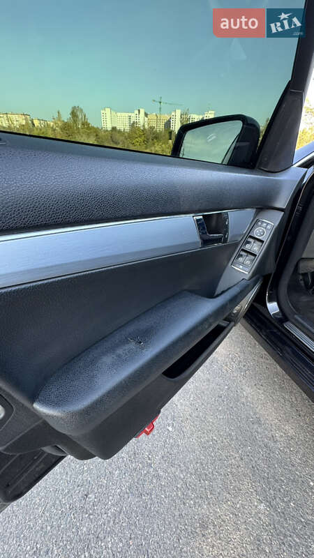 Седан Mercedes-Benz C-Class 2008 в Кривом Роге