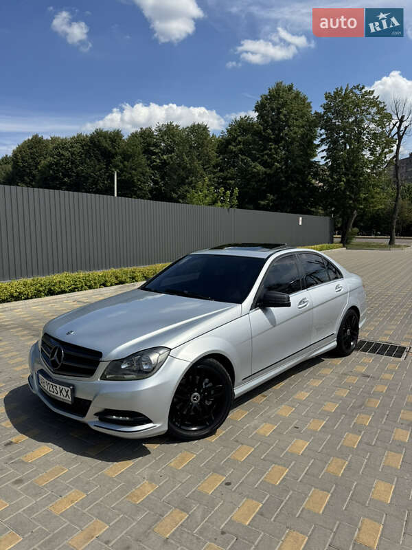 Седан Mercedes-Benz C-Class 2012 в Виннице