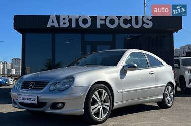 Купе Mercedes-Benz C-Class 2004 в 