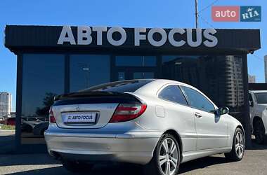 Купе Mercedes-Benz C-Class 2004 в 