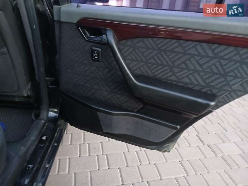 Седан Mercedes-Benz C-Class 1995 в Охтирці