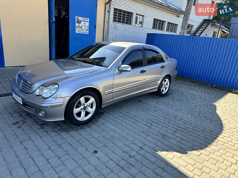 Седан Mercedes-Benz C-Class 2004 в 