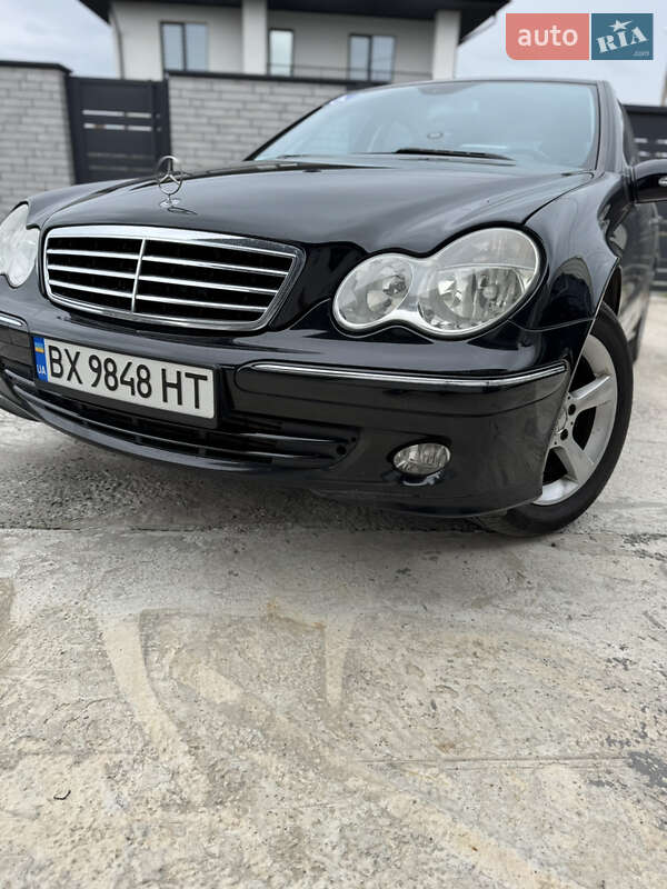 Mercedes-Benz C-Class 2004
