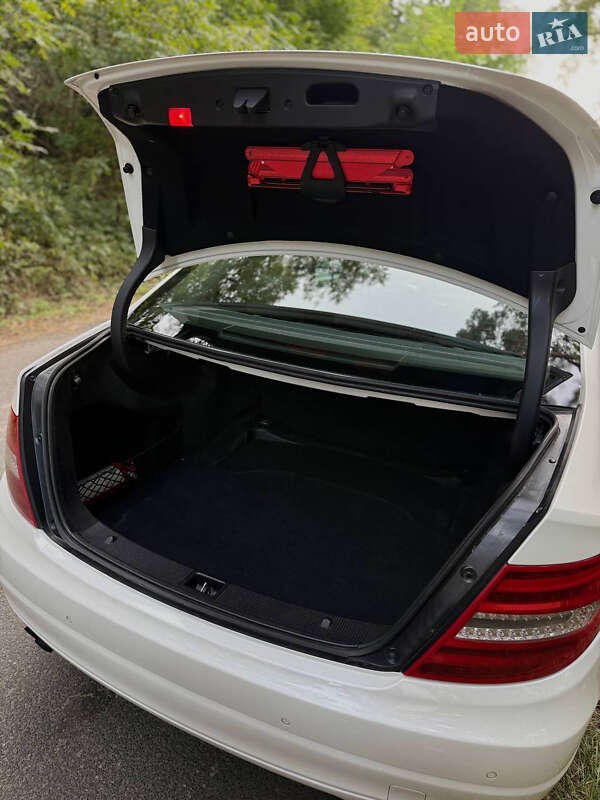 Седан Mercedes-Benz C-Class 2011 в Луцьку