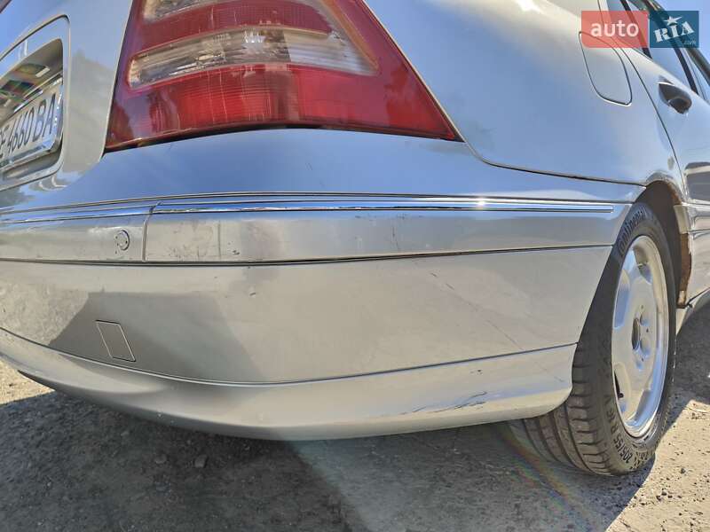 Седан Mercedes-Benz C-Class 2001 в Черновцах