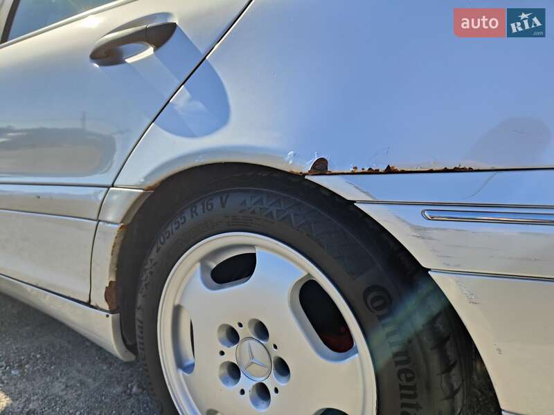 Седан Mercedes-Benz C-Class 2001 в Черновцах