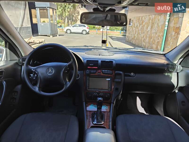 Седан Mercedes-Benz C-Class 2001 в Черновцах