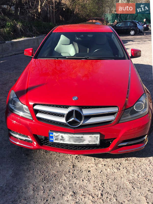Купе Mercedes-Benz C-Class 2012 в Киеве