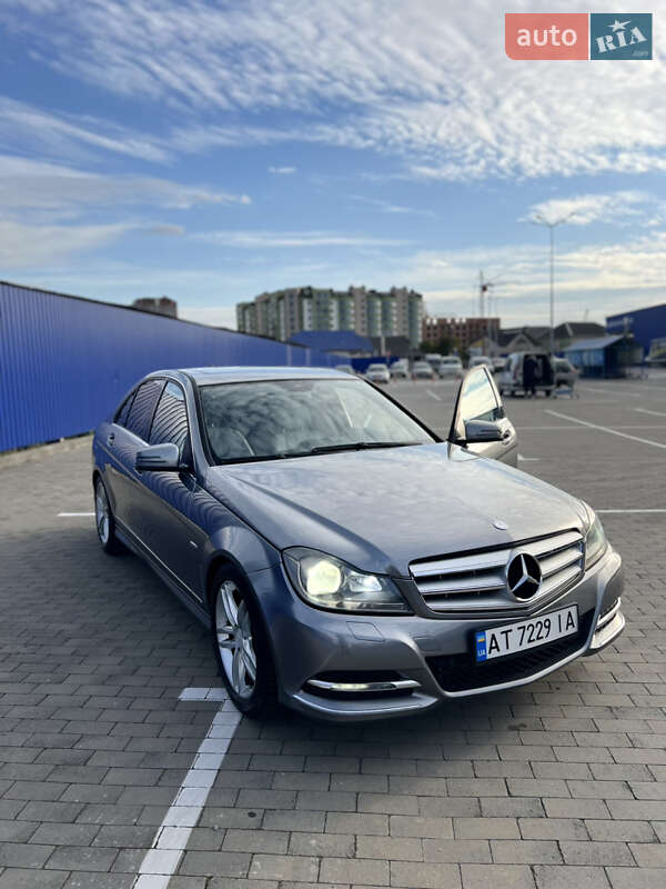 Седан Mercedes-Benz C-Class 2011 в 