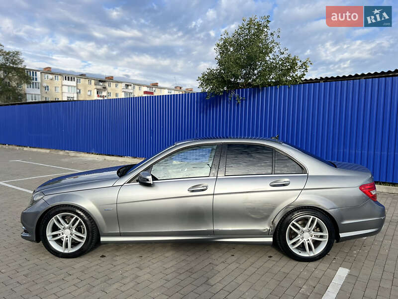 Седан Mercedes-Benz C-Class 2011 в Ивано-Франковске