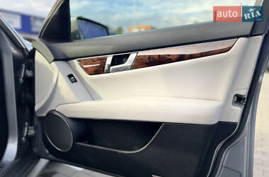Седан Mercedes-Benz C-Class 2011 в 