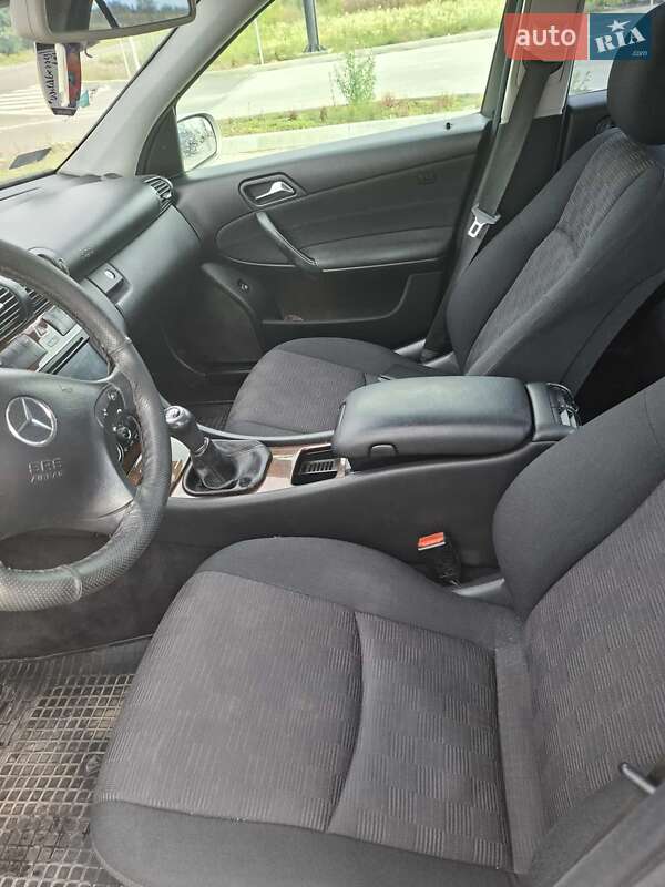 Седан Mercedes-Benz C-Class 2004 в Ужгороде