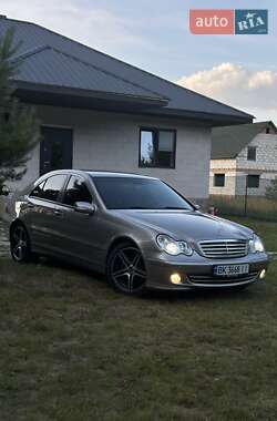 Седан Mercedes-Benz C-Class 2007 в Рівному