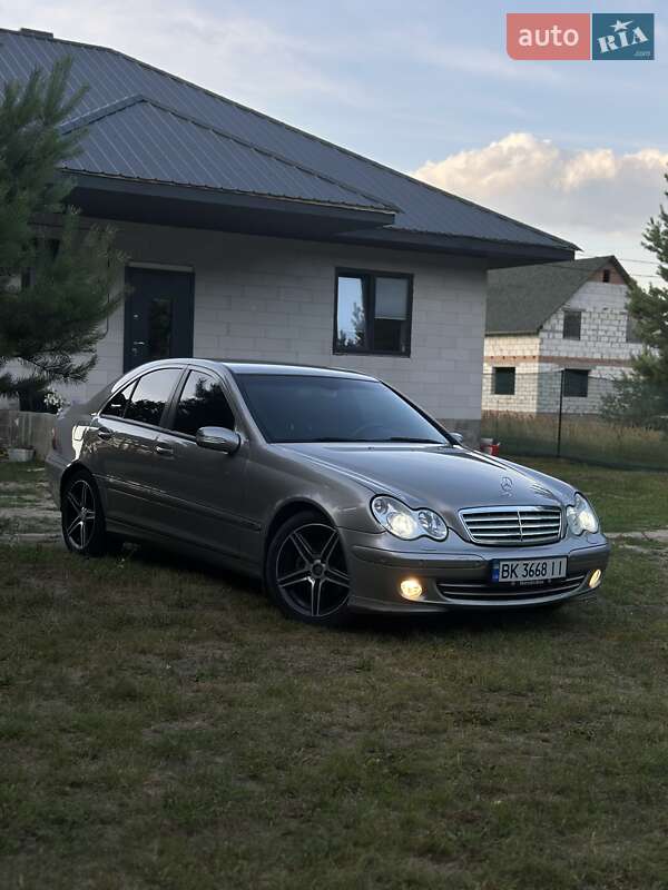Mercedes-Benz C-Class 2007