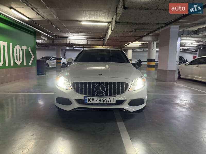 Седан Mercedes-Benz C-Class 2015 в Киеве