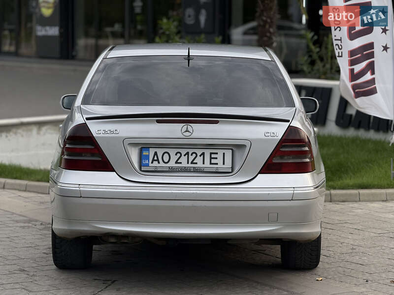 Седан Mercedes-Benz C-Class 2002 в Ужгороде