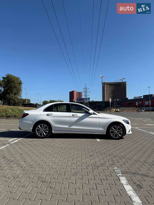 Седан Mercedes-Benz C-Class 2016 в Киеве