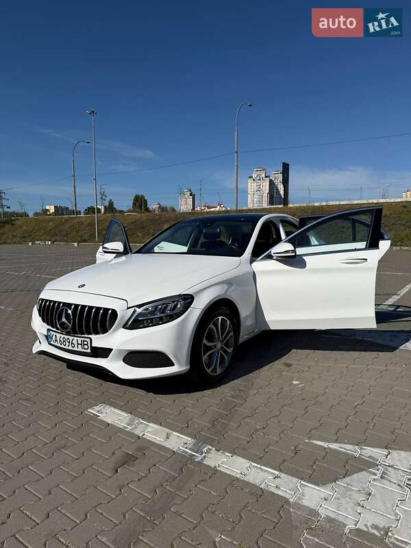Седан Mercedes-Benz C-Class 2016 в Киеве