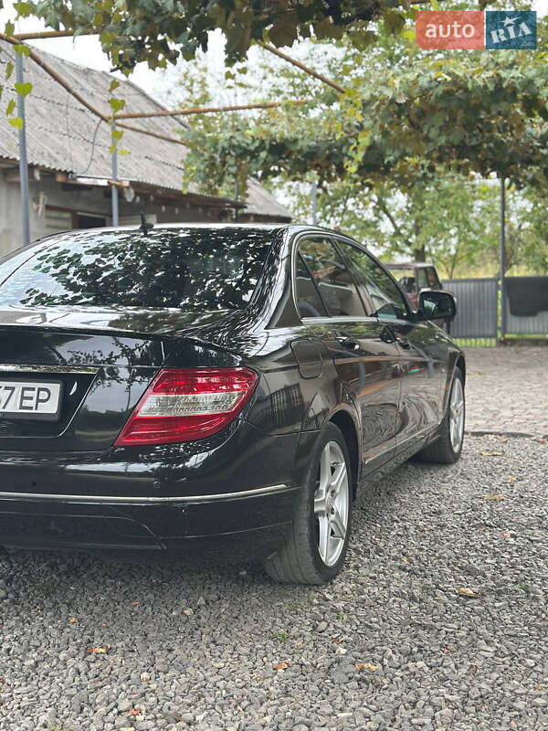 Седан Mercedes-Benz C-Class 2007 в Белках