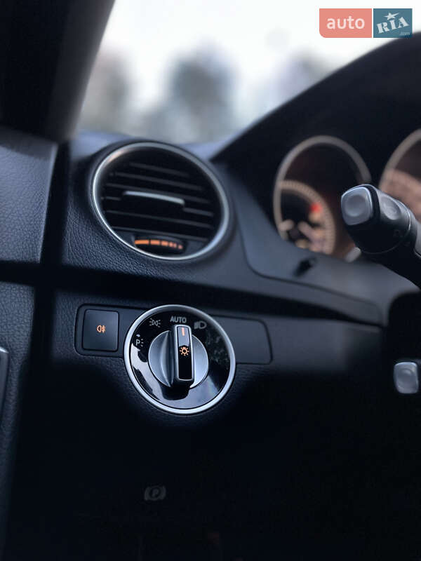 Седан Mercedes-Benz C-Class 2013 в Киеве фото 24 Седан Mercedes-Benz C-Class 2013 в Киеве