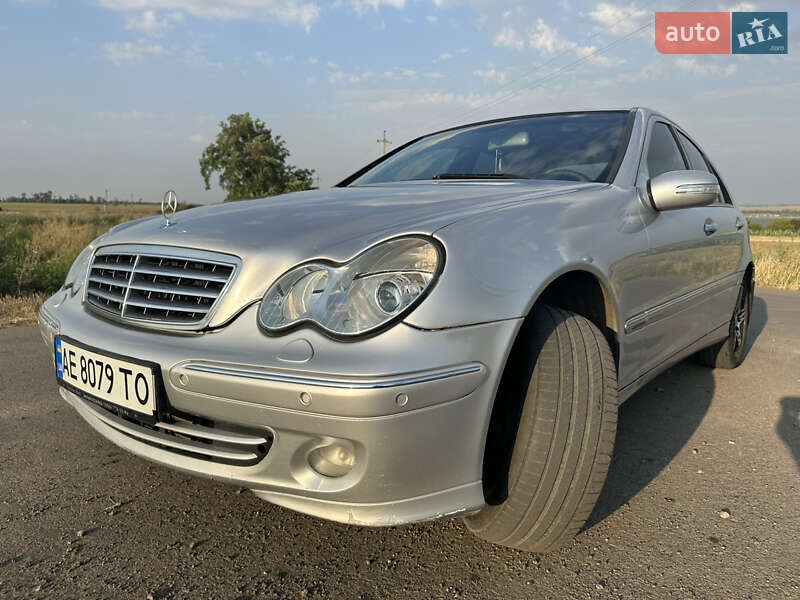 Седан Mercedes-Benz C-Class 2004 в Запоріжжі