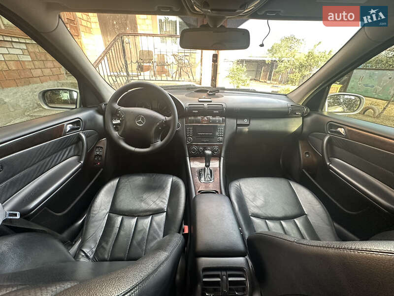 Седан Mercedes-Benz C-Class 2004 в Запоріжжі