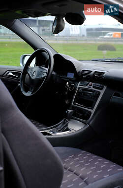 Купе Mercedes-Benz C-Class 2003 в 
