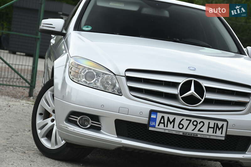 Седан Mercedes-Benz C-Class 2009 в Бердичеве