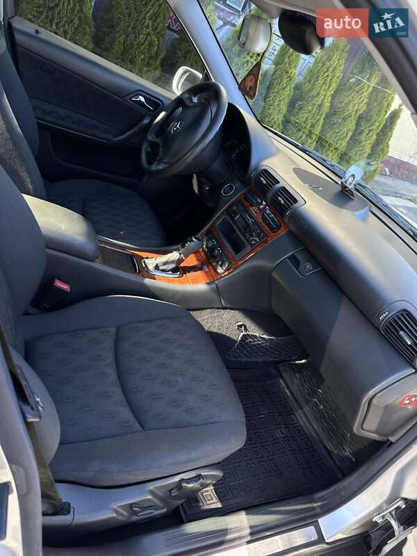 Седан Mercedes-Benz C-Class 2002 в Бучачі