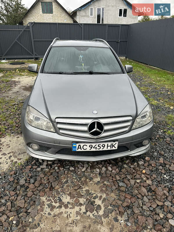 Универсал Mercedes-Benz C-Class 2011 в Львове