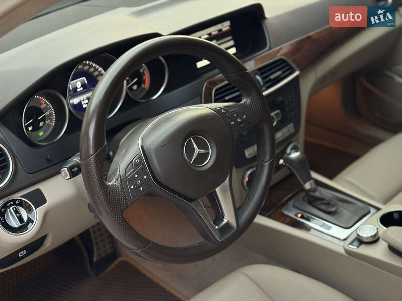 Седан Mercedes-Benz C-Class 2013 в Белой Церкви