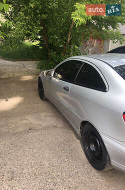 Купе Mercedes-Benz C-Class 2001 в 