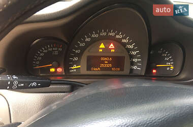 Купе Mercedes-Benz C-Class 2001 в 