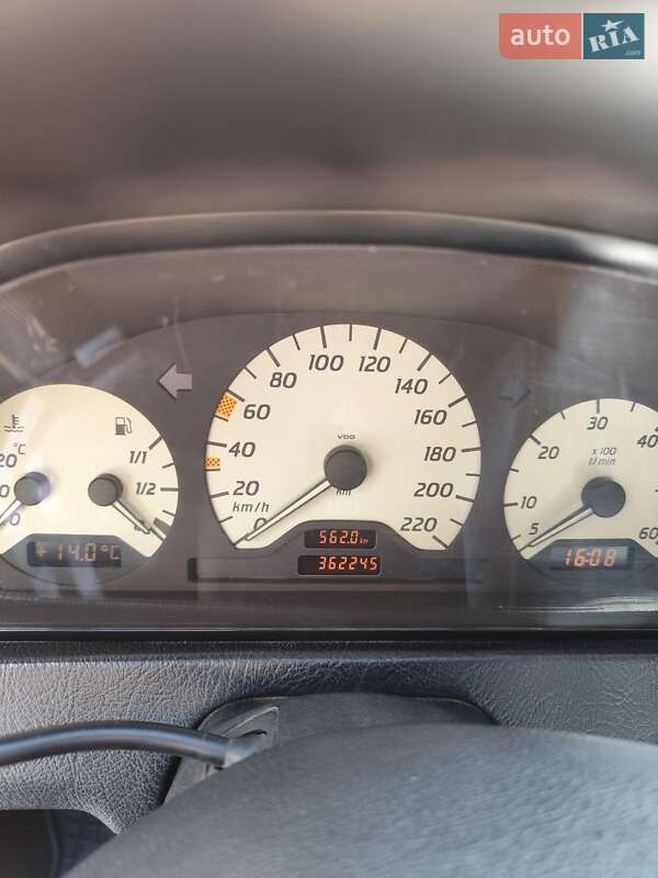 Седан Mercedes-Benz C-Class 1999 в Днепре