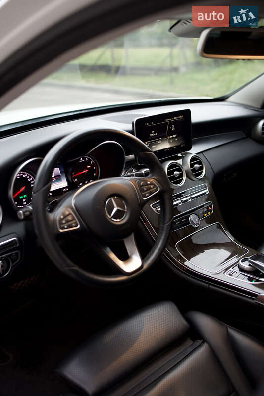 Седан Mercedes-Benz C-Class 2016 в Сарнах