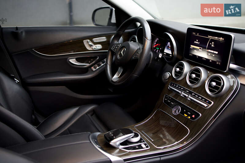 Седан Mercedes-Benz C-Class 2016 в Сарнах