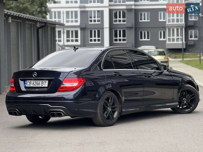 Седан Mercedes-Benz C-Class 2012 в Чернигове