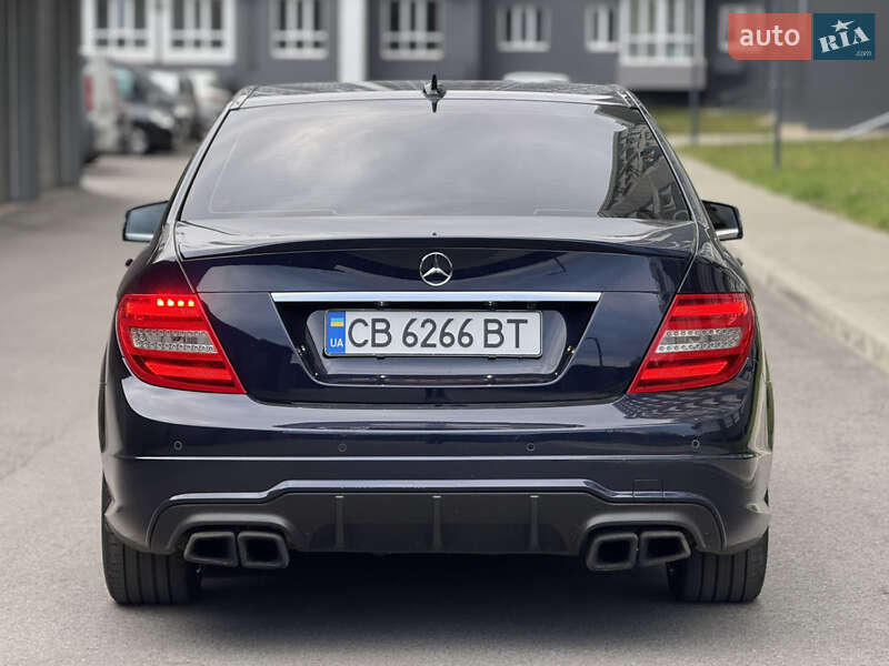 Седан Mercedes-Benz C-Class 2012 в Чернигове