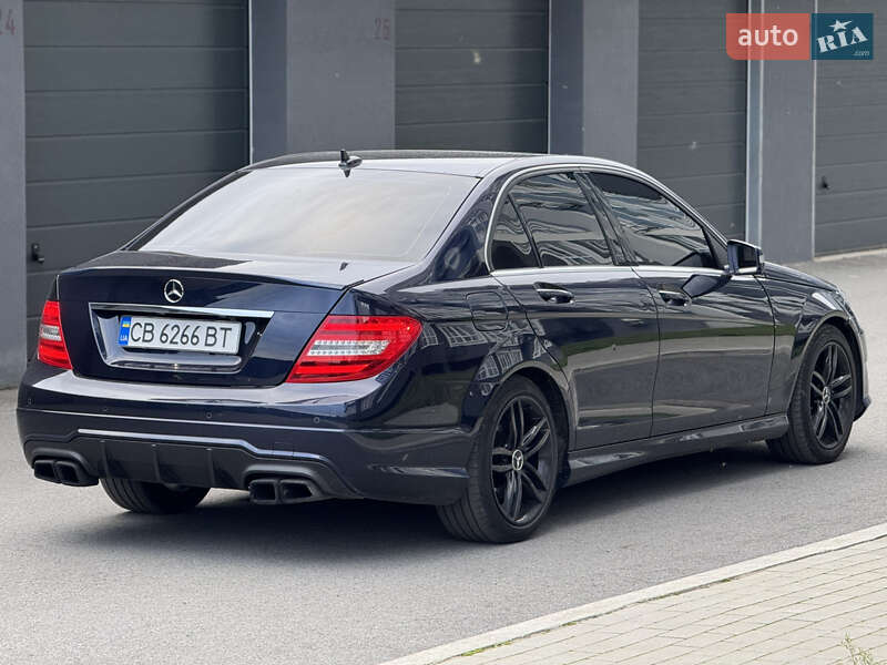 Седан Mercedes-Benz C-Class 2012 в Чернигове