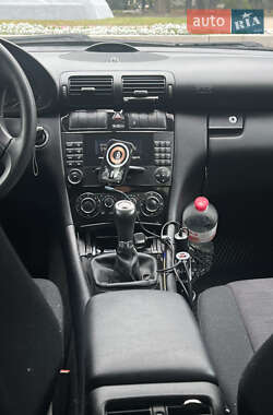 Седан Mercedes-Benz C-Class 2004 в 