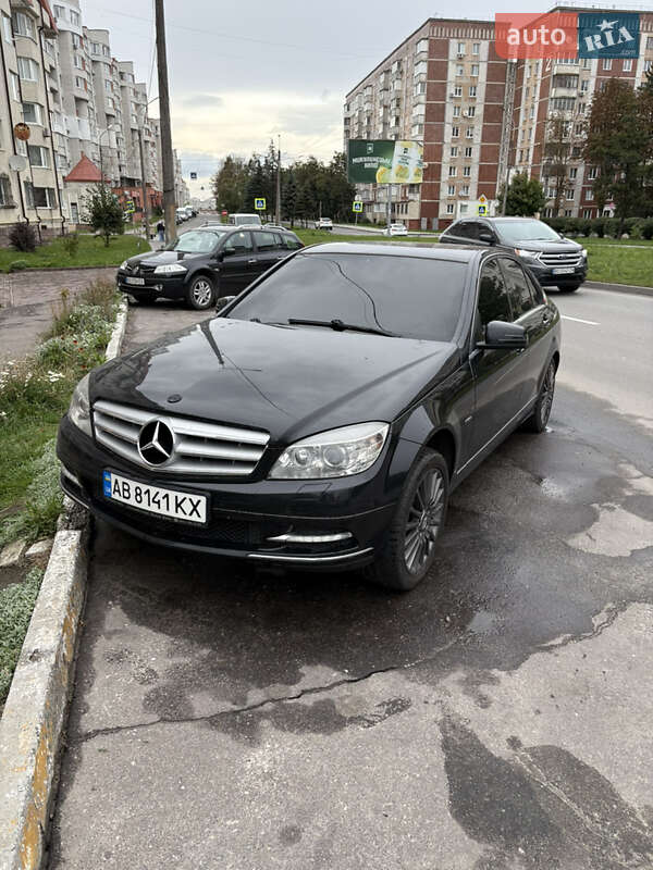 Седан Mercedes-Benz C-Class 2010 в Тернополе