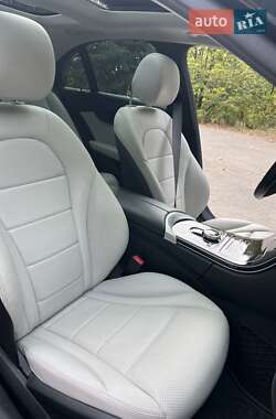 Седан Mercedes-Benz C-Class 2017 в 