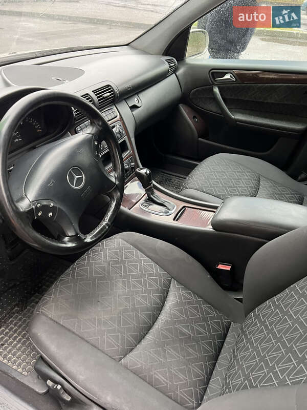 Универсал Mercedes-Benz C-Class 2002 в Ровно