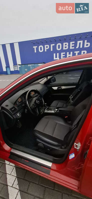 Седан Mercedes-Benz C-Class 2008 в Ровно