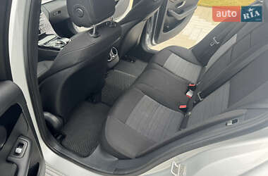 Универсал Mercedes-Benz C-Class 2015 в 